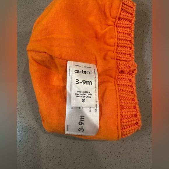 Carters Halloween pumpkin onesie with matching knitted pumpkin beanie/hat - Picture 9 of 9